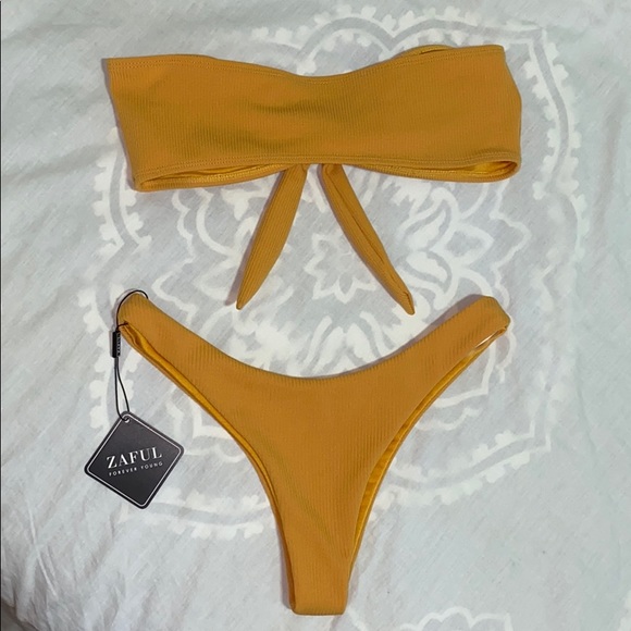 NWT ZAFUL Strapless Front Tie Detail Bikini 👙 - Picture 2 of 4